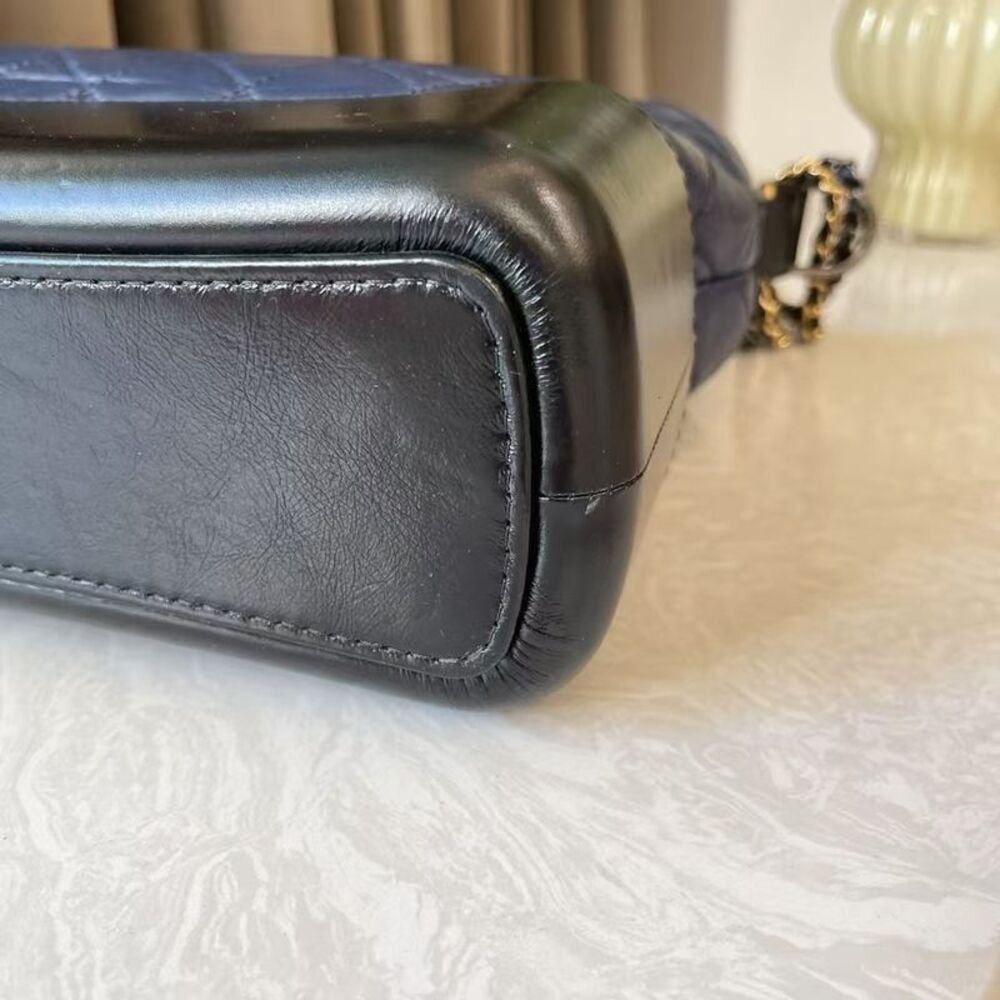 Chanel Women Pre-Loved Bag Very Good Condition - Picture 7 of 8